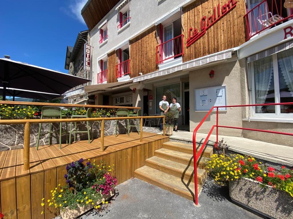Hotel Restaurant Le Grillon シャンボン・シュル・ラック エクステリア 写真
