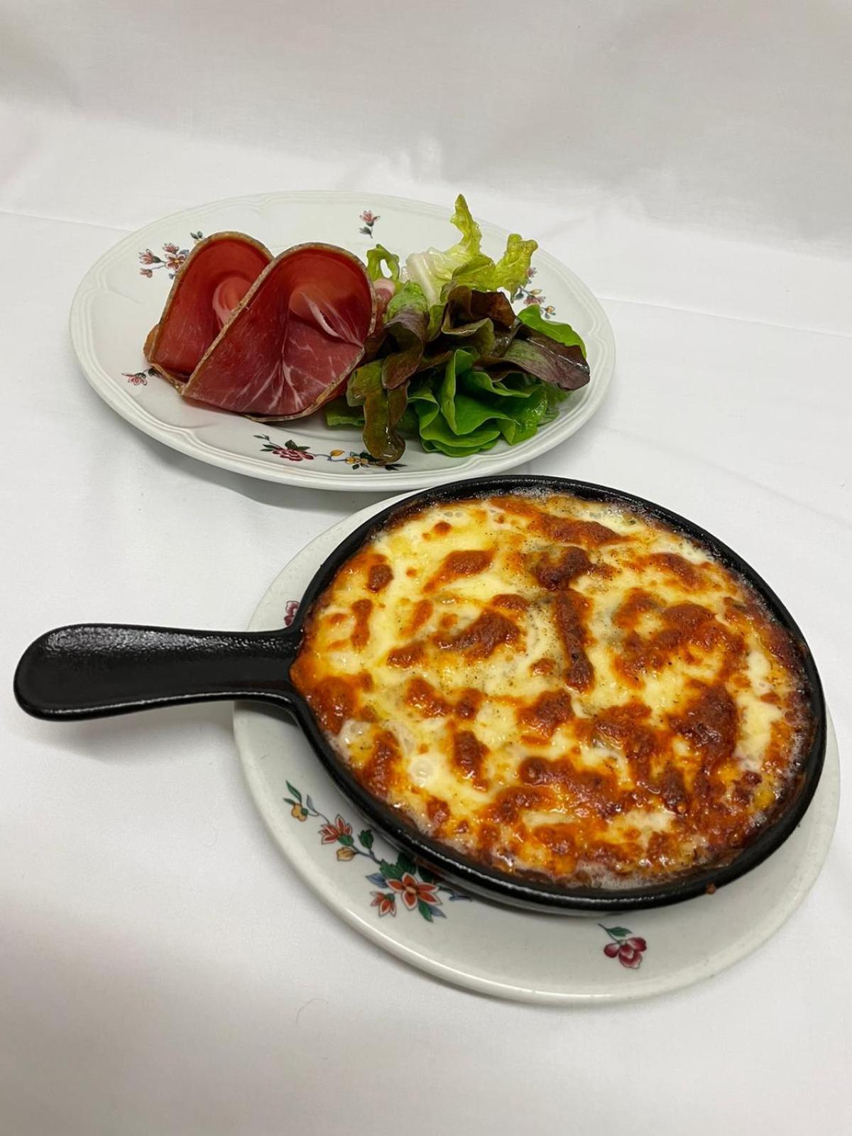 Hotel Restaurant Le Grillon シャンボン・シュル・ラック エクステリア 写真