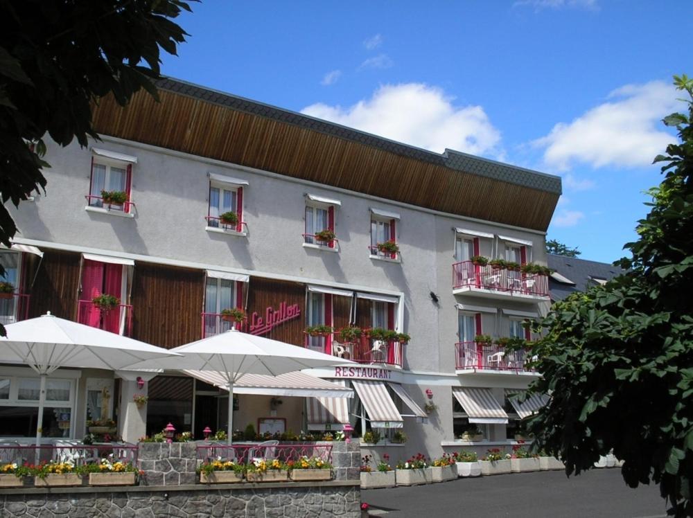 Hotel Restaurant Le Grillon シャンボン・シュル・ラック エクステリア 写真